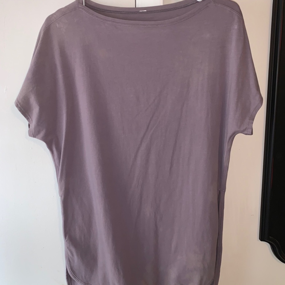 Lilac Lululemon tshirt